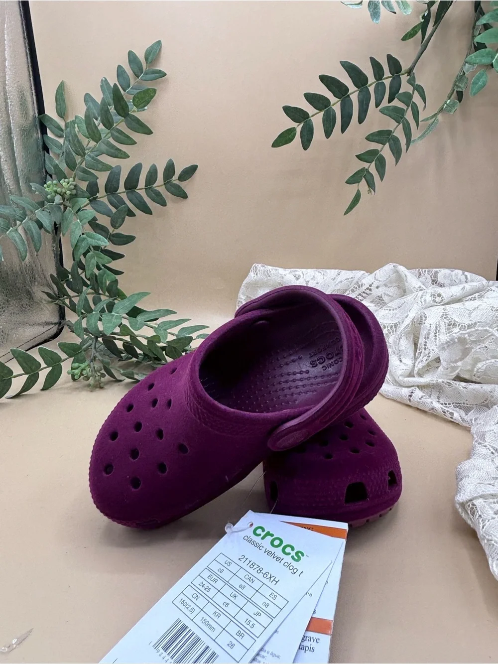 CROCS Kids Classic Clog in Burgundy/Velvet Red
